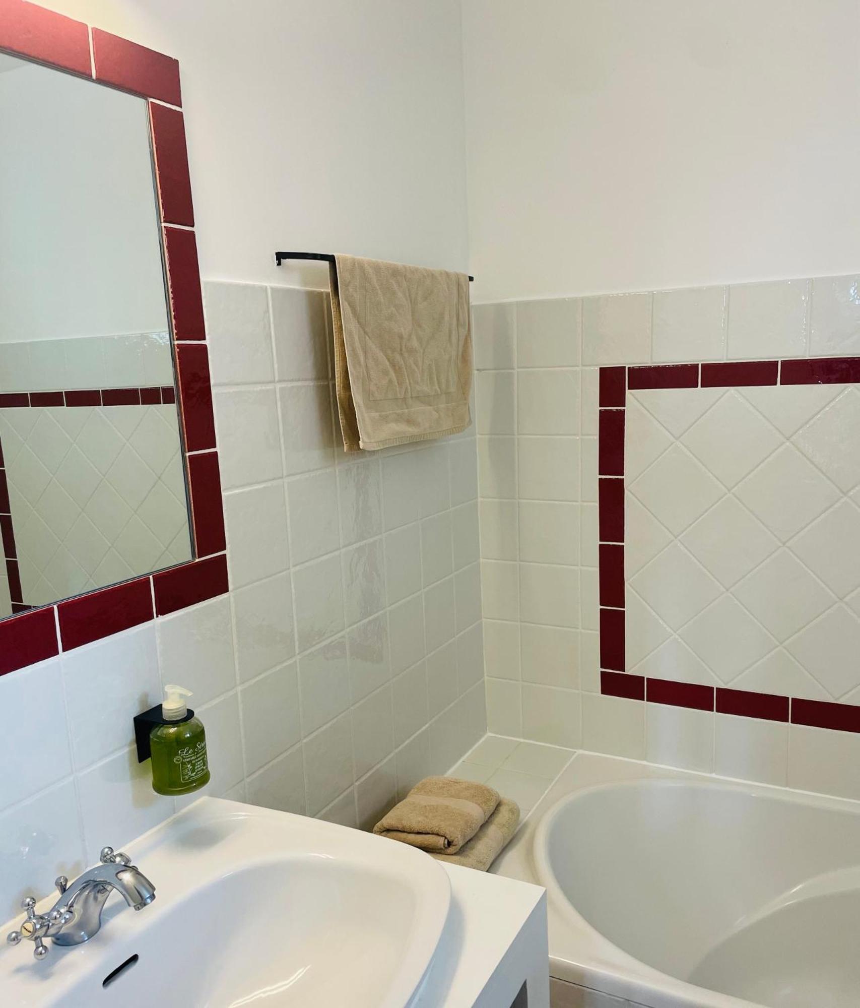 Le Cigalon Bed & Breakfast Le Beausset Room photo